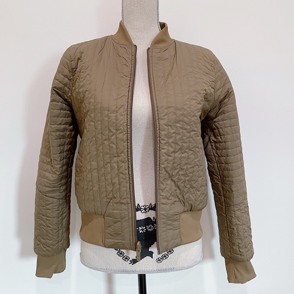 Lululemon padded bomber jacket - Picture 6 of 11